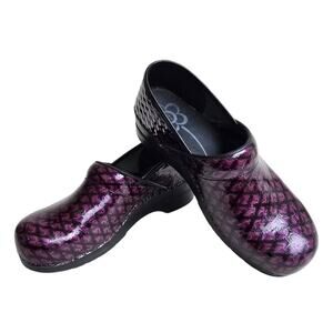 Purple Clogs Sanita Professional Dory Size EU41 US 10 Patent Leather Scales